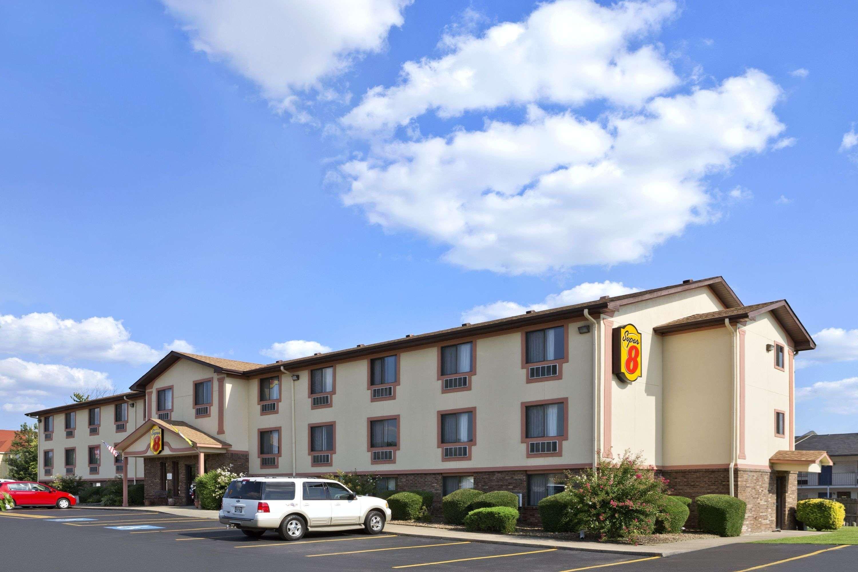 ซูเปอร์ 8 บาย วินด์แฮม รัสเซลล์วิลล์ Hotel ภายนอก รูปภาพ