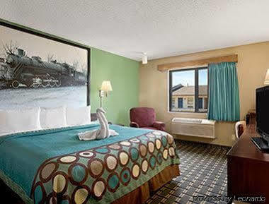 ซูเปอร์ 8 บาย วินด์แฮม รัสเซลล์วิลล์ Hotel ภายนอก รูปภาพ